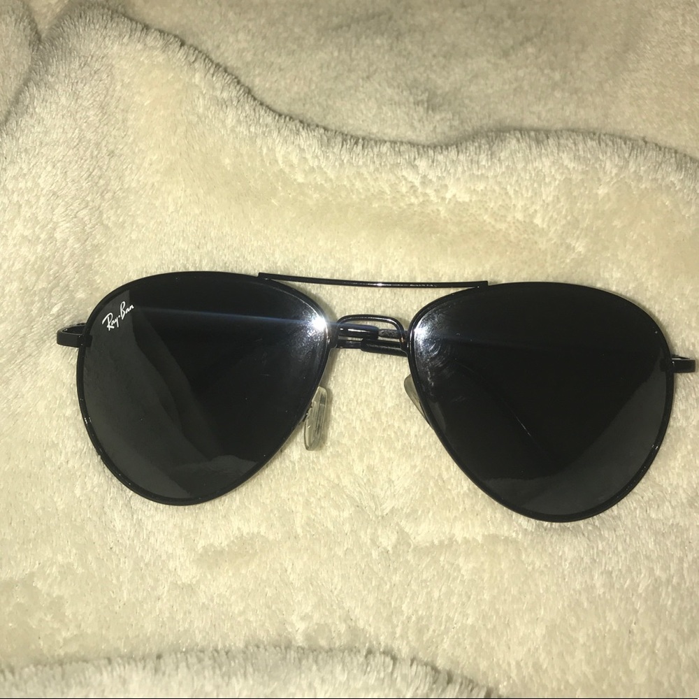 black ray ban aviators